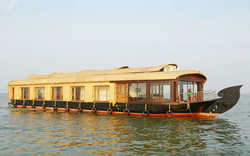 day cruise houseboat nileshwar