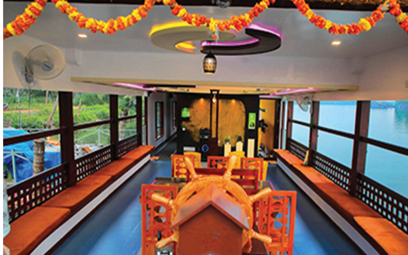 Deluxe Houseboat Nileshwar