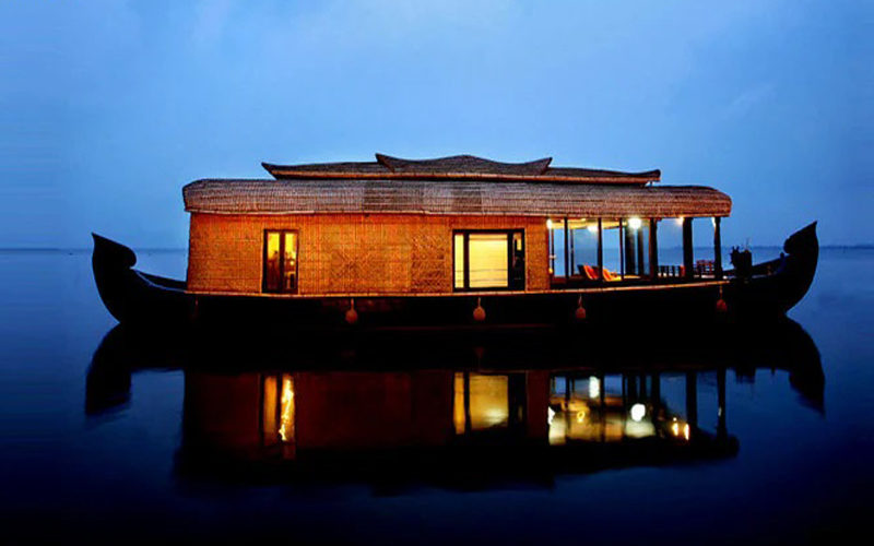 Overnight Houseboat Images