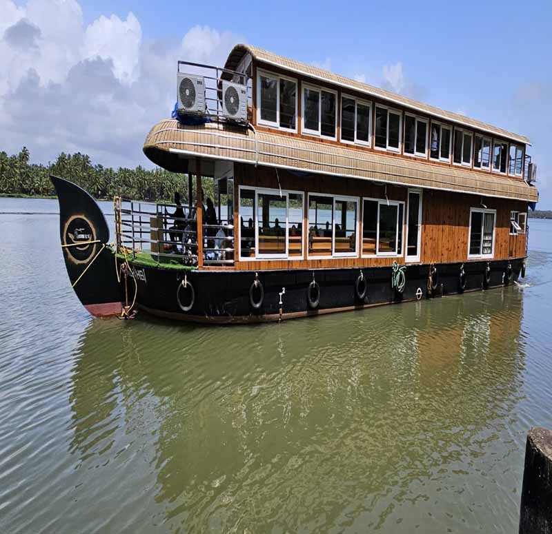 premium houseboat nileshwar image premium houseboat nileshwar image
