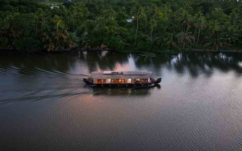 Day night Houseboat Images