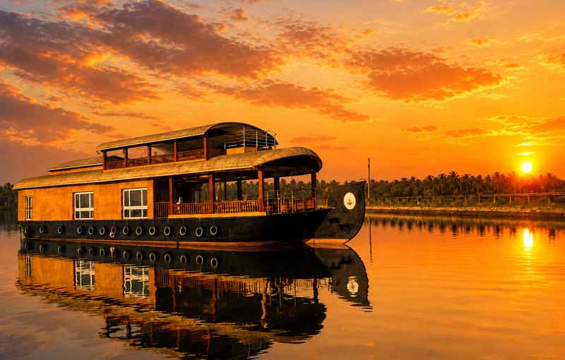 Deluxe Houseboat Sunset cruise package