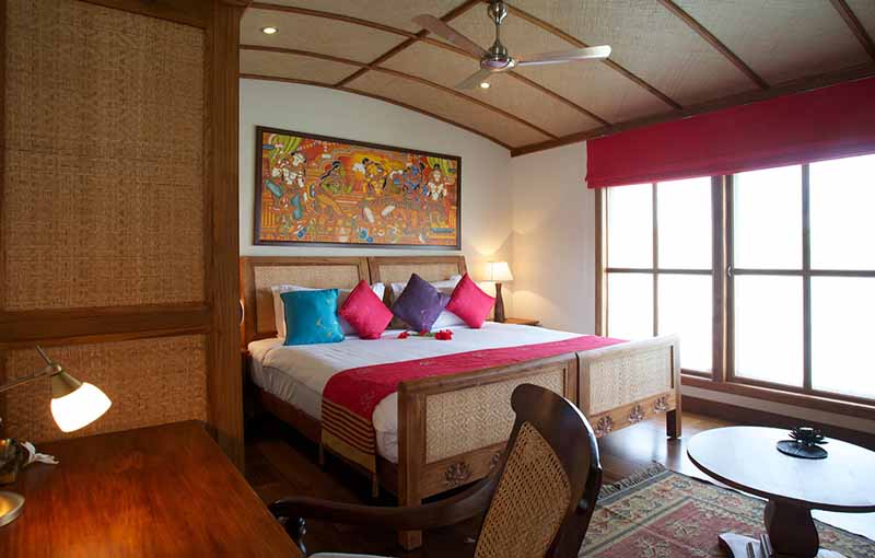 Luxury Houseboat